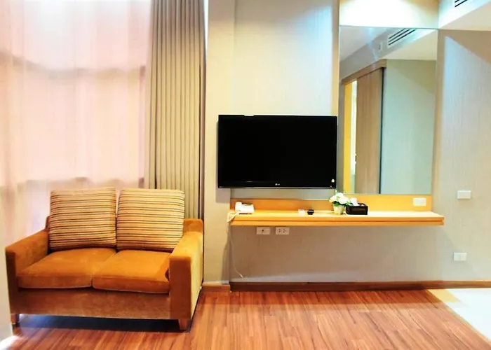 酒店 Nantra Retreat And 3*