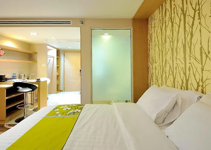 Nantra Retreat And 3* 曼谷