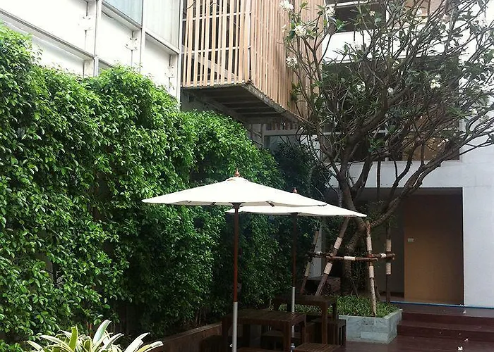Nantra Retreat And 3* 曼谷