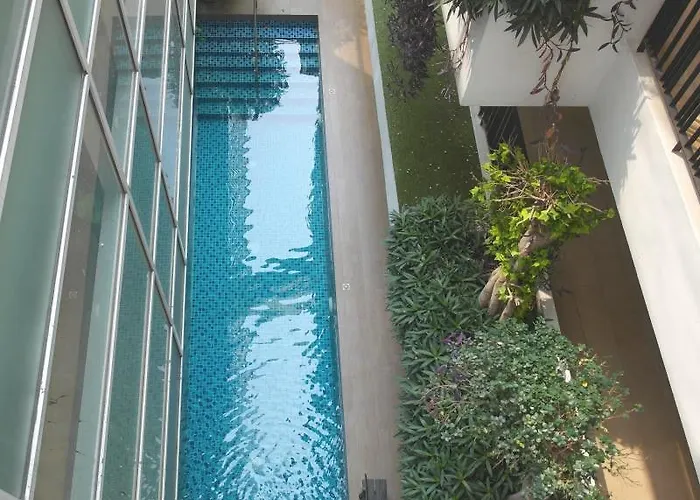 酒店 Nantra Retreat And 3*