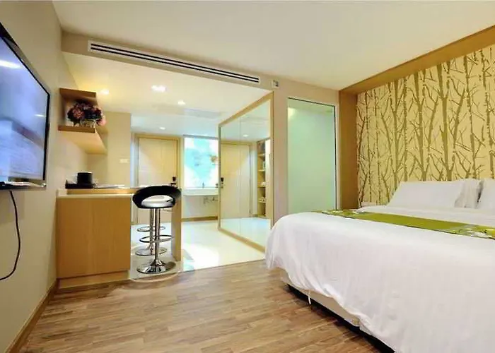 酒店 Nantra Retreat And 3*