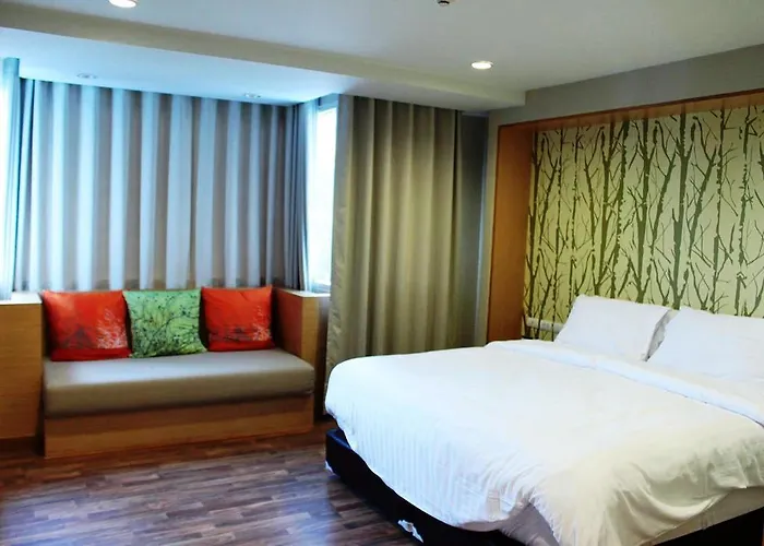 Nantra Retreat And 3* 曼谷