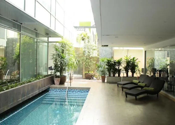 Nantra Retreat And 3* 曼谷